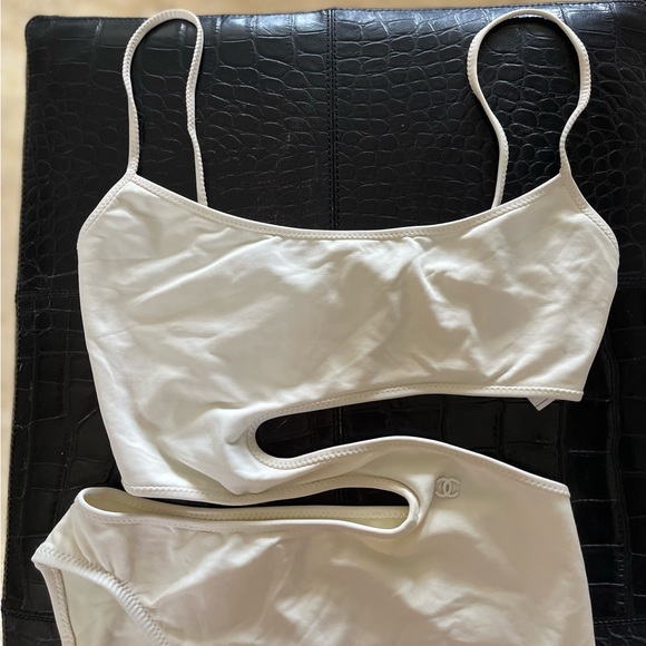 VINTAGE CHANEL WHITE LOGO SWIMSUIT💝HP - Picture 3 of 14